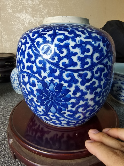 古玩陶瓷光緒·青花纏枝蓮紋罐 真品鑒賞圖