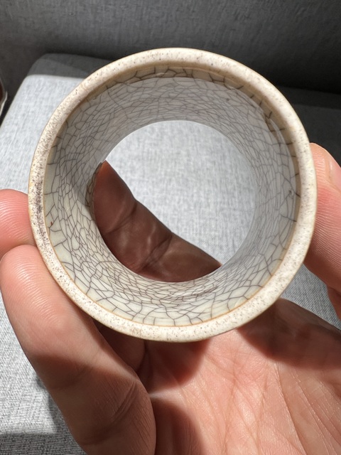 古玩陶瓷哥釉盞底托真品鑒賞圖