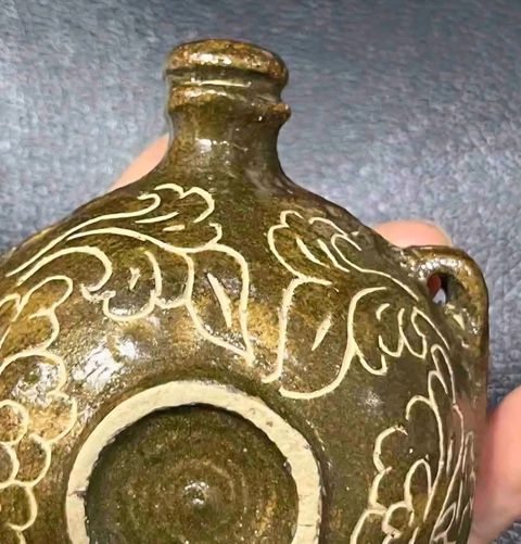 古玩陶瓷西夏花卉紋扁壺真品鑒賞圖