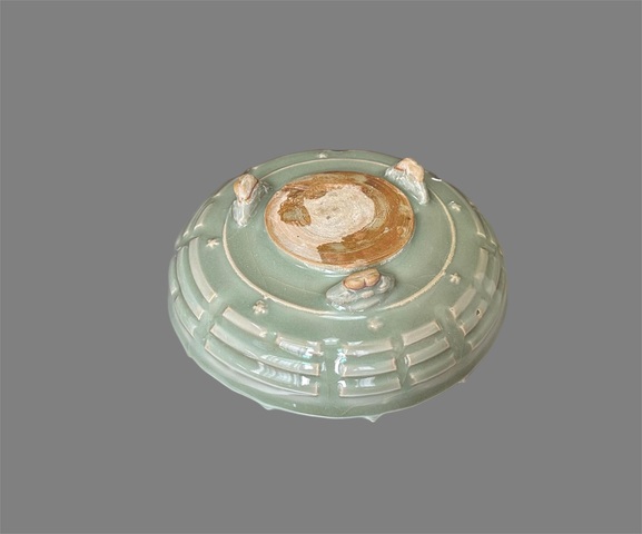 古玩陶瓷元龍泉窯八卦鼓釘三足爐拍賣,當前價格5800元