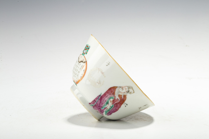 古玩陶瓷清同治·粉彩無雙譜人物詩文花口茶碗拍賣,當(dāng)前價(jià)格776元