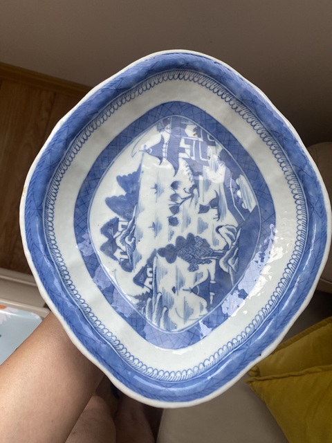 古玩陶瓷青花山水盤真品鑒賞圖