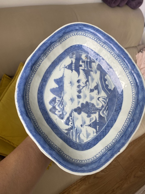 古玩陶瓷青花山水盤真品鑒賞圖