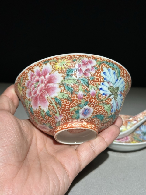 古玩陶瓷民國錦地粉彩花卉瓷一組真品鑒賞圖