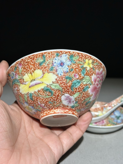 古玩陶瓷民國錦地粉彩花卉瓷一組真品鑒賞圖