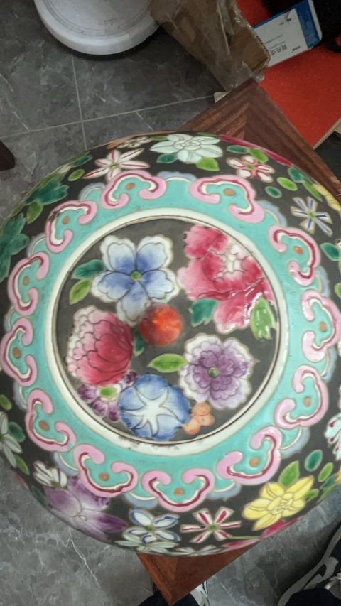 古玩陶瓷清晚期 墨地百花蓋罐真品鑒賞圖