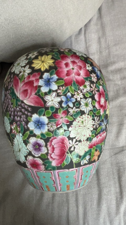 古玩陶瓷清晚期 墨地百花蓋罐真品鑒賞圖