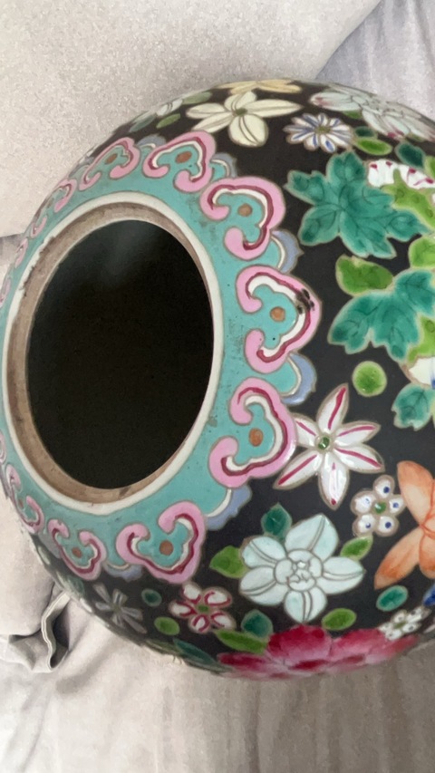 古玩陶瓷清晚期 墨地百花蓋罐真品鑒賞圖