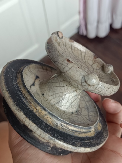 古玩陶瓷哥釉油燈真品鑒賞圖