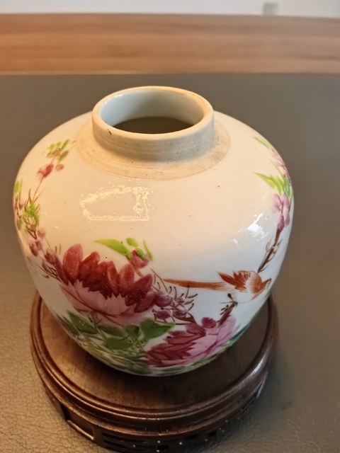古玩陶瓷粉彩花鳥紋蓋罐真品鑒賞圖