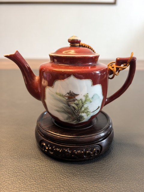 古玩陶瓷珊瑚紅開光淺絳彩茶壺真品鑒賞圖