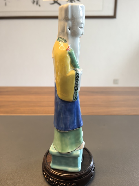 古玩陶瓷粉彩人物造像真品鑒賞圖