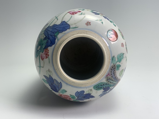 古玩陶瓷清晚期·青花加彩皮球花清貢博古圖蓋罐真品鑒賞圖