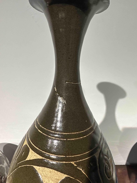 古玩陶瓷宋金黑釉剃刻玉壺春真品鑒賞圖