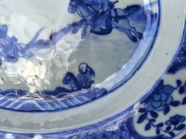 古玩陶瓷青花狩獵圖折沿盤真品鑒賞圖