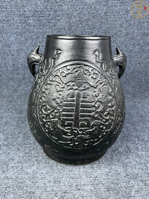 古玩陶瓷黑釉雕瓷鳩耳尊，不是景德鎮(zhèn)窯口真品鑒賞圖