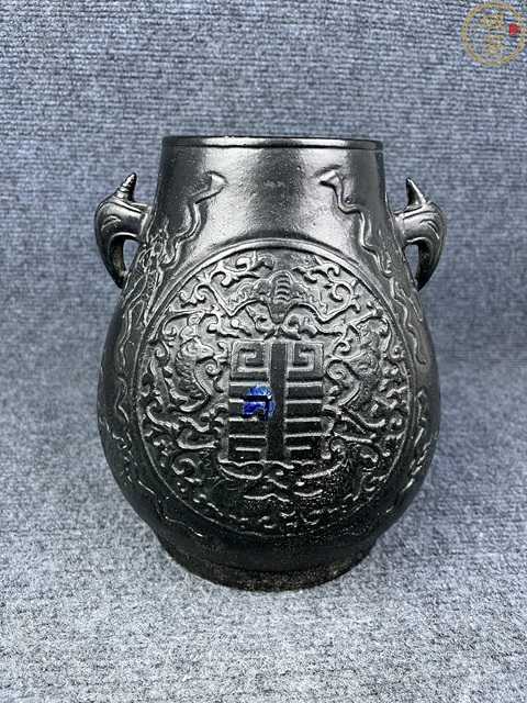 古玩陶瓷黑釉雕瓷鳩耳尊，不是景德鎮(zhèn)窯口真品鑒賞圖