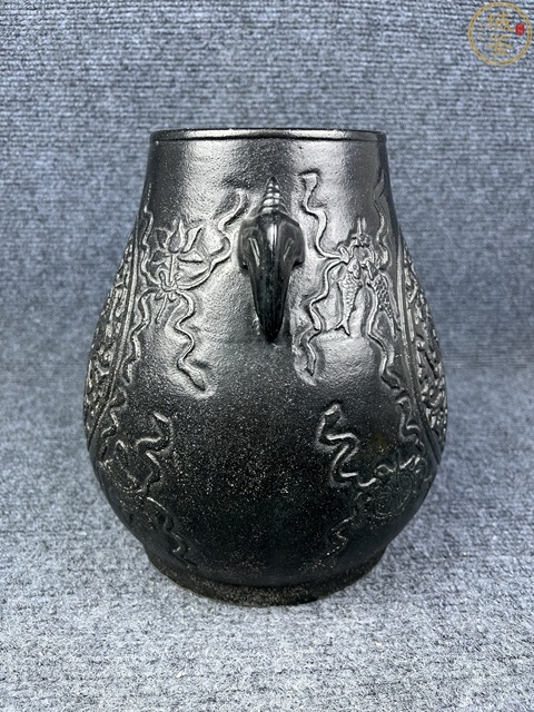古玩陶瓷黑釉雕瓷鳩耳尊，不是景德鎮(zhèn)窯口真品鑒賞圖