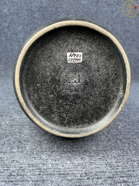 古玩陶瓷黑釉雕瓷鳩耳尊，不是景德鎮(zhèn)窯口真品鑒賞圖