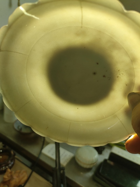 古玩陶瓷青白釉花口盤真品鑒賞圖