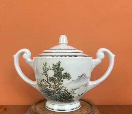 古玩陶瓷粉彩山水雙耳杯真品鑒賞圖