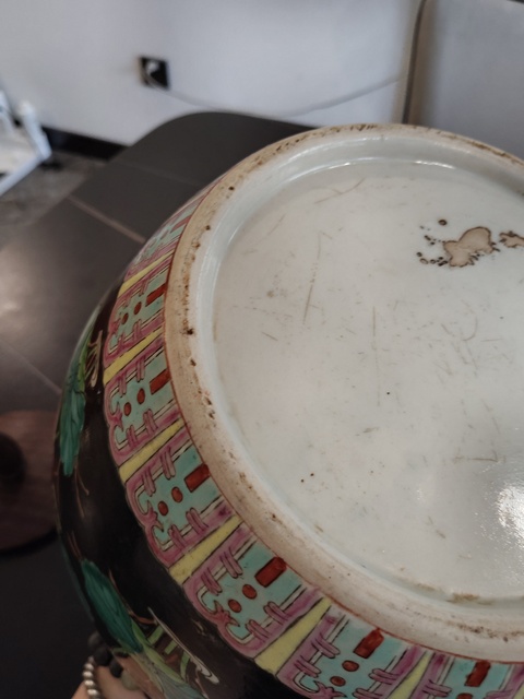 古玩陶瓷墨地粉彩滿池矯紋西瓜罐真品鑒賞圖