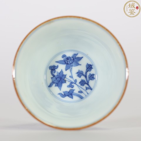 古玩陶瓷花卉紋青花杯真品鑒賞圖