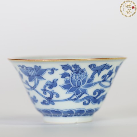 古玩陶瓷花卉紋青花杯真品鑒賞圖