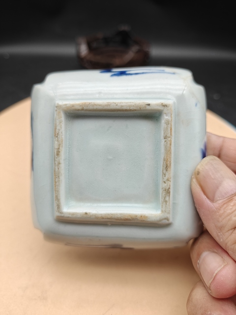 古玩陶瓷四方倭角龍紋青花盤真品鑒賞圖