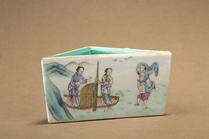 古玩陶瓷清同治·粉彩水漫金山人物圖三角貢碗真品鑒賞圖