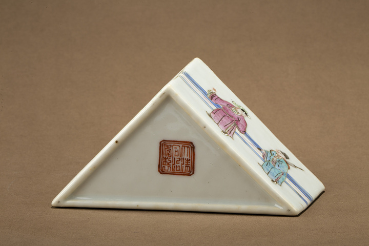 古玩陶瓷清同治·粉彩水漫金山人物圖三角貢碗真品鑒賞圖