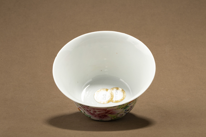 古玩陶瓷民國(guó)·粉彩百花不落地紋蓋碗真品鑒賞圖