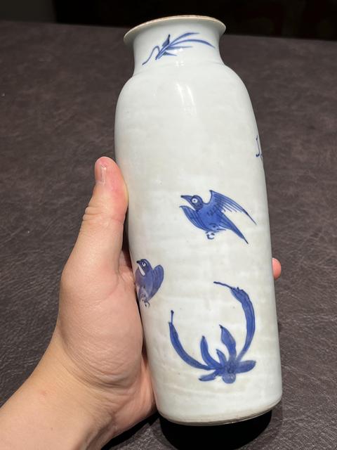 古玩陶瓷花鳥紋青花一筒瓶真品鑒賞圖