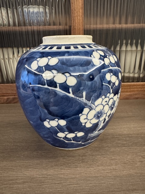 古玩陶瓷青花冰梅紋罐真品鑒賞圖