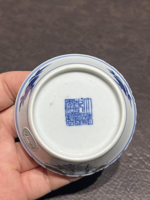 古玩陶瓷清乾隆 青花纏枝花卉紋小碟真品鑒賞圖