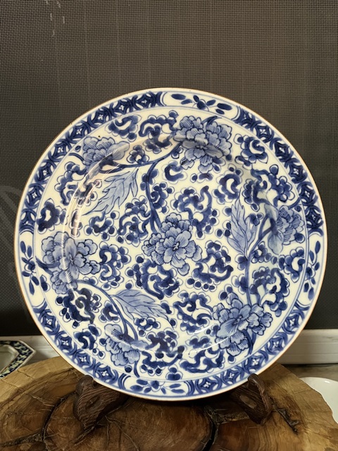 古玩陶瓷青花花卉紋折沿盤真品鑒賞圖