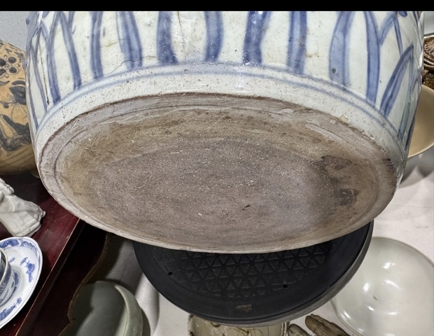 古玩陶瓷青花纏枝花卉紋罐真品鑒賞圖