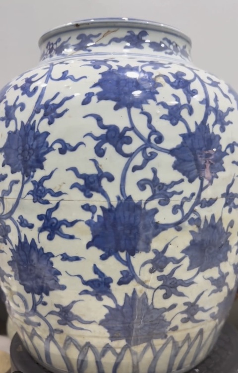 古玩陶瓷青花纏枝花卉紋罐真品鑒賞圖