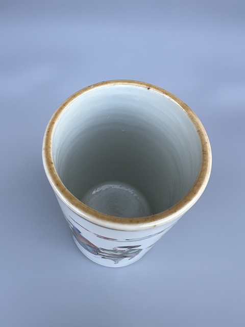 古玩陶瓷人物紋粉彩筆筒真品鑒賞圖