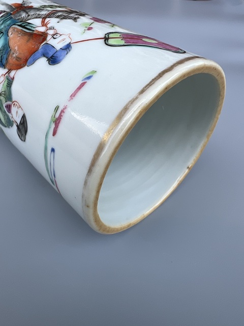 古玩陶瓷人物紋粉彩筆筒真品鑒賞圖
