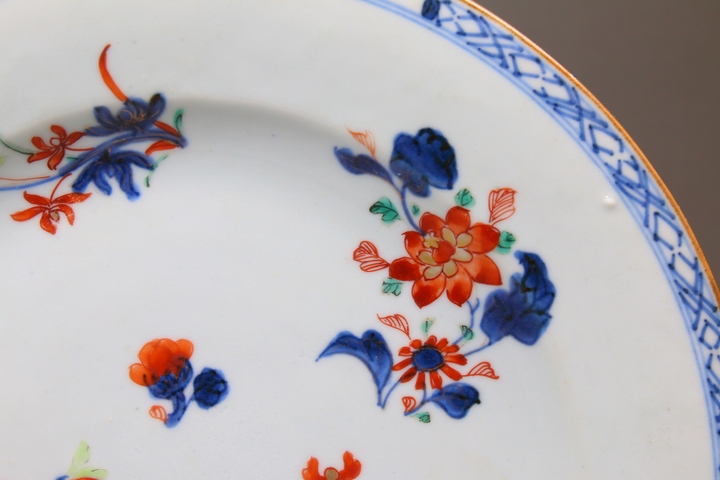 古玩陶瓷清康熙·青花五彩礬紅描金折枝牡丹圖盤真品鑒賞圖