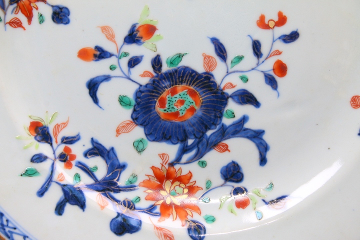 古玩陶瓷清康熙·青花五彩礬紅描金折枝牡丹圖盤真品鑒賞圖
