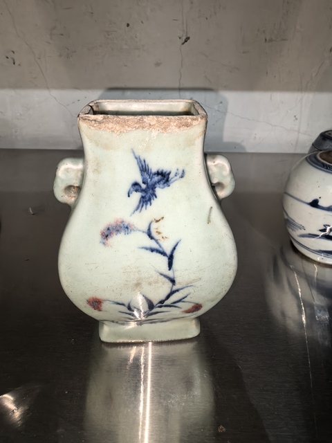 古玩陶瓷豆青釉青花釉里紅花鳥(niǎo)紋尊真品鑒賞圖