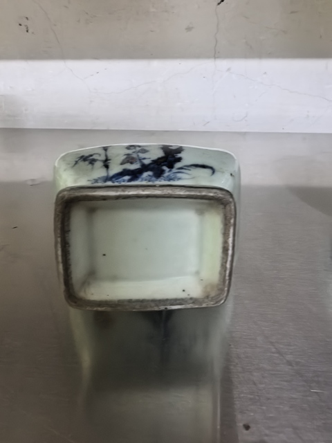 古玩陶瓷豆青釉青花釉里紅花鳥(niǎo)紋尊真品鑒賞圖