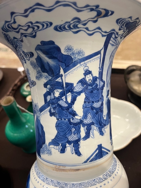 古玩陶瓷青花人物故事紋花觚真品鑒賞圖