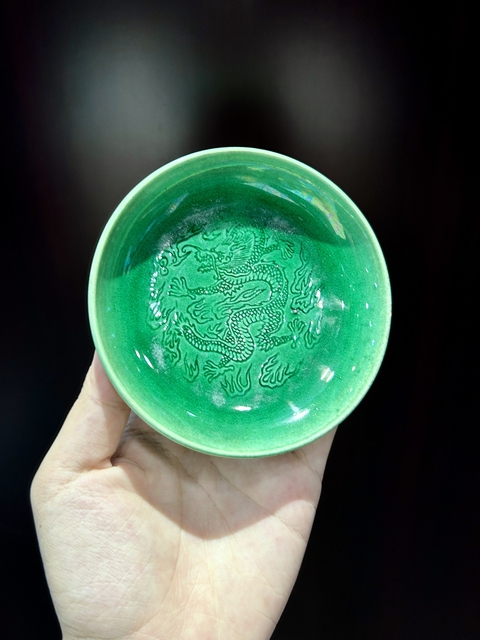古玩陶瓷綠釉龍紋盤真品鑒賞圖