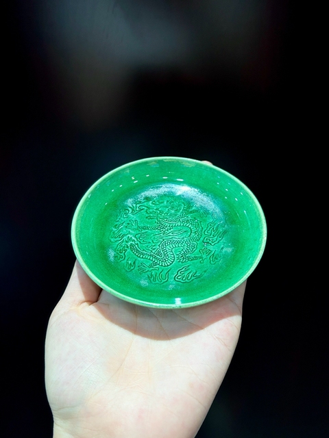 古玩陶瓷綠釉龍紋盤真品鑒賞圖