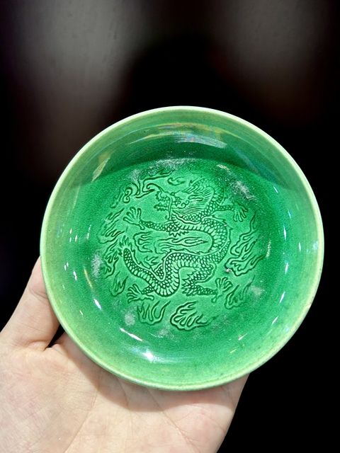 古玩陶瓷綠釉龍紋盤真品鑒賞圖
