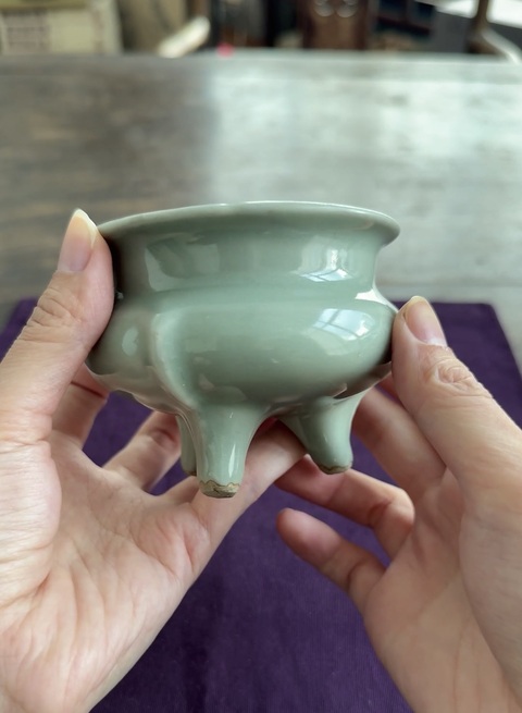 古玩陶瓷龍泉三足鬲式爐真品鑒賞圖