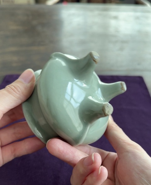 古玩陶瓷龍泉三足鬲式爐真品鑒賞圖